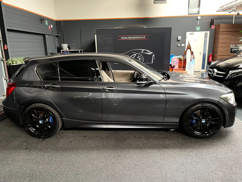 BMW 1-serie M135i xDrive 320 PK M-PERFORMANCE NAVI LEER CARPLAY 8