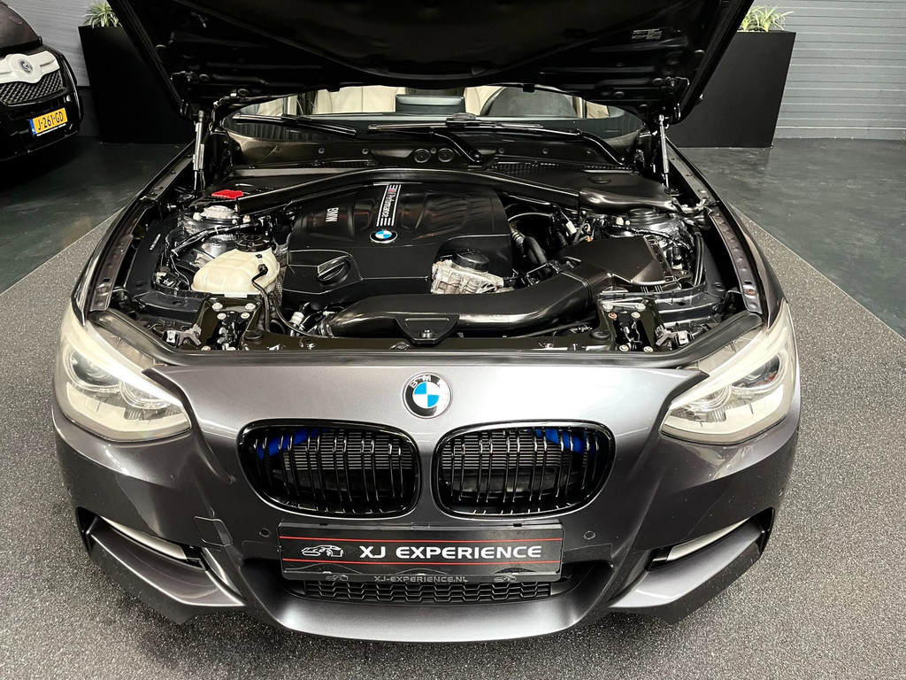 BMW 1-serie M135i xDrive 320 PK M-PERFORMANCE NAVI LEER CARPLAY 9