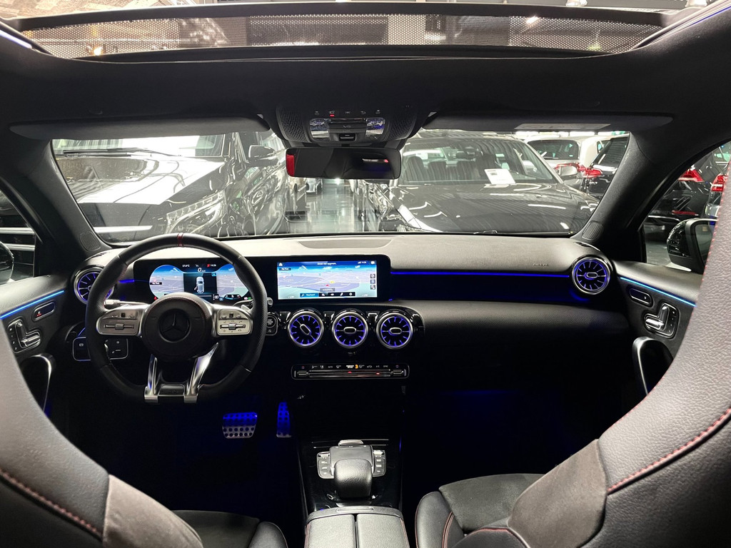 Mercedes-Benz A-klasse 180 Premium Plus 35 AMG-Aerodynamic PANO NAP 11