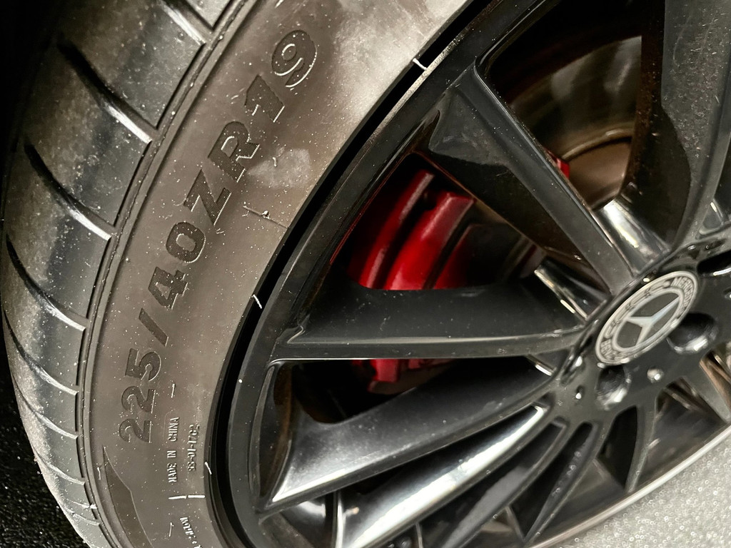 Mercedes-Benz A-klasse 180 Premium Plus 35 AMG-Aerodynamic PANO NAP 23