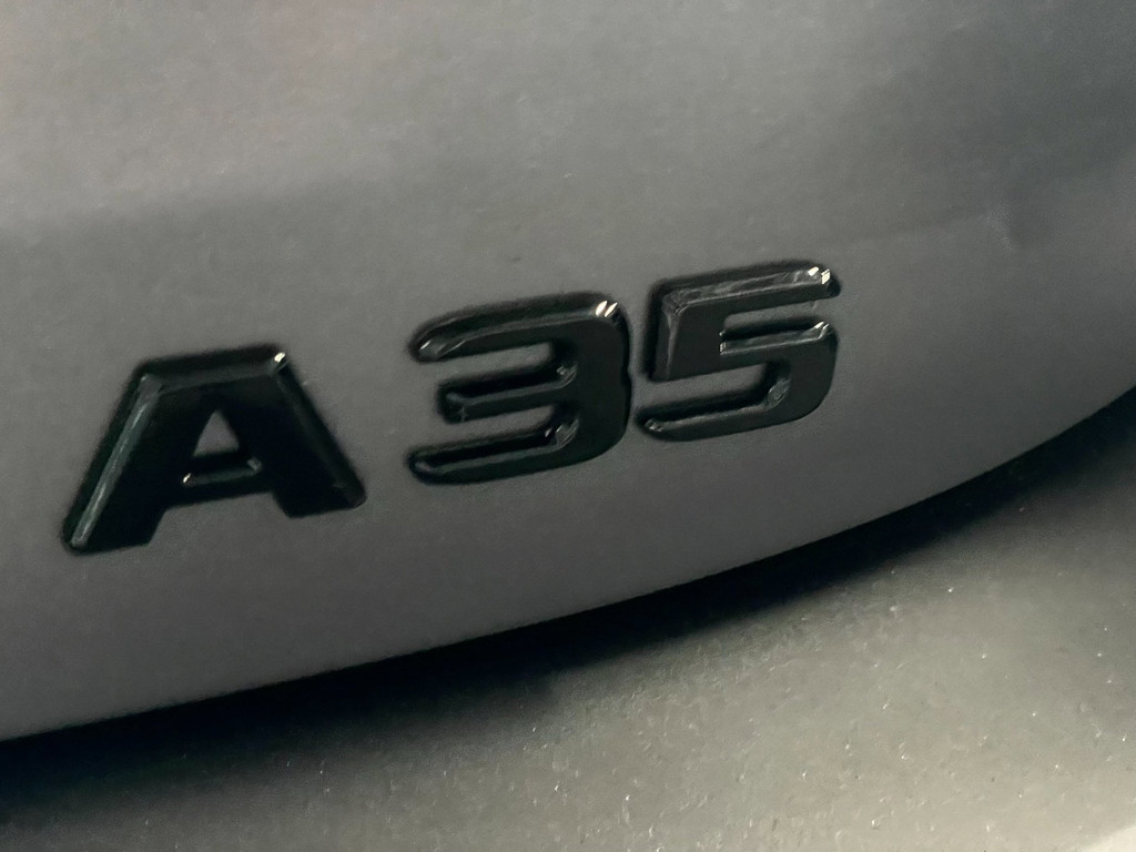 Mercedes-Benz A-klasse 180 Premium Plus 35 AMG-Aerodynamic PANO NAP 35