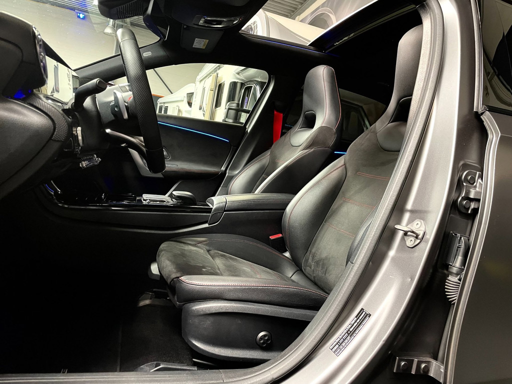 Mercedes-Benz A-klasse 180 Premium Plus 35 AMG-Aerodynamic PANO NAP 51
