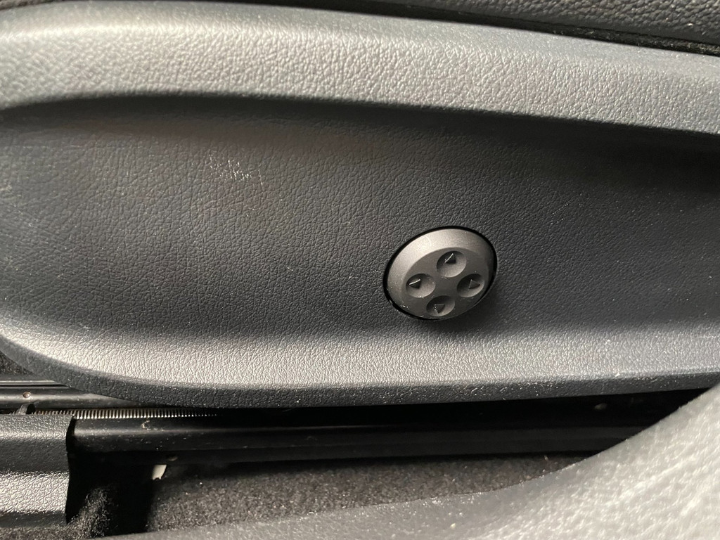 Mercedes-Benz A-klasse 180 Premium Plus 35 AMG-Aerodynamic PANO NAP 52