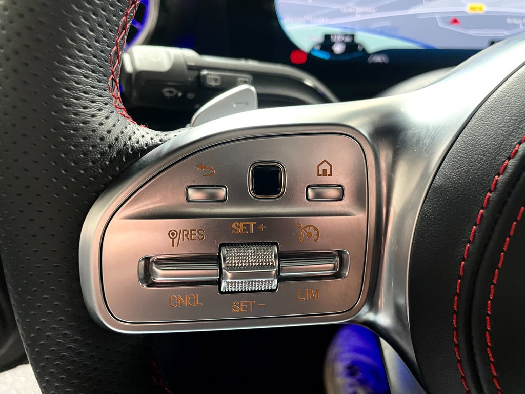 Mercedes-Benz A-klasse 180 Premium Plus 35 AMG-Aerodynamic PANO NAP 55