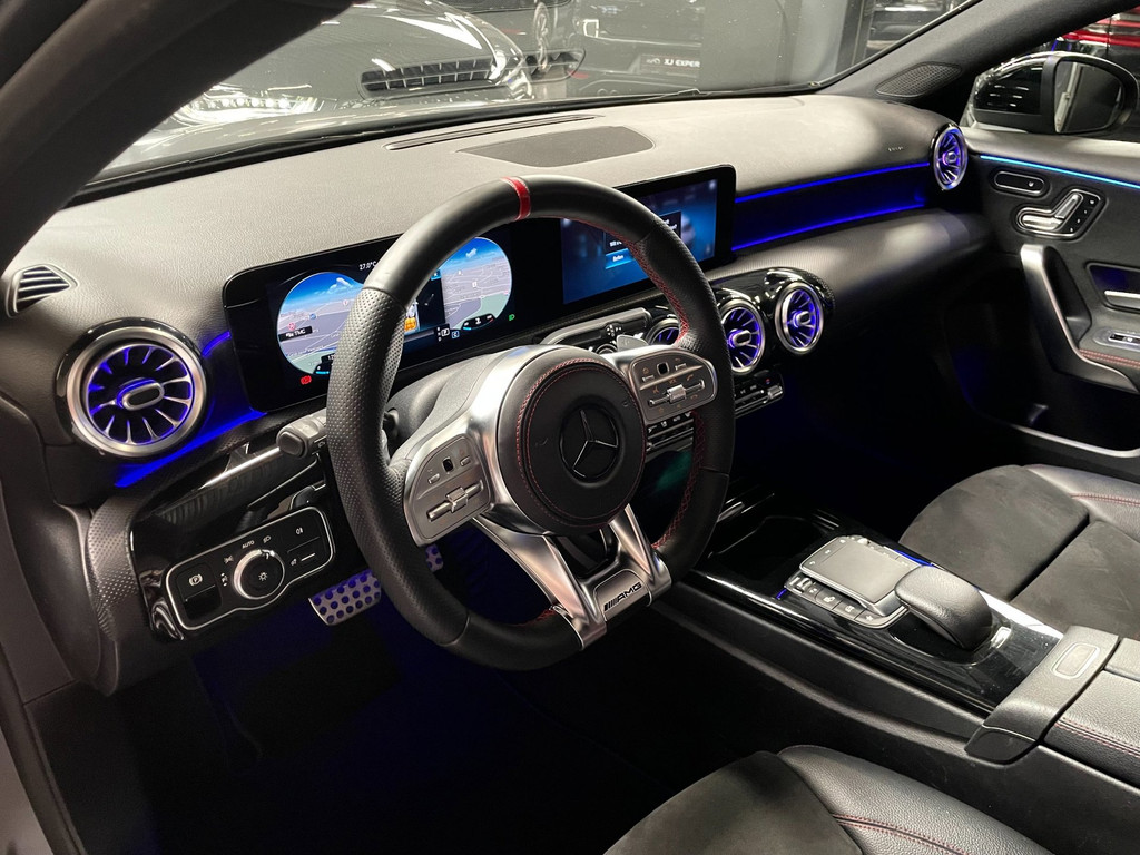 Mercedes-Benz A-klasse 180 Premium Plus 35 AMG-Aerodynamic PANO NAP 63
