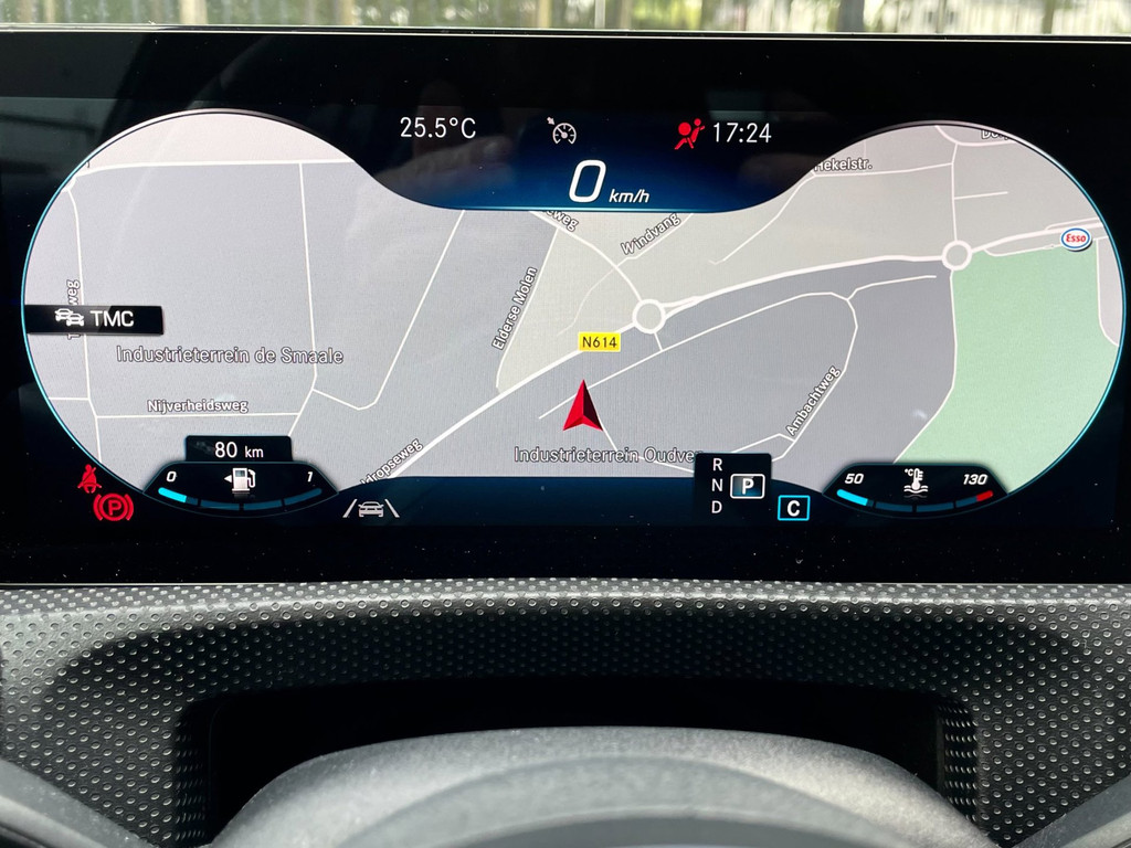 Mercedes-Benz A-klasse 180 Premium Plus 35 AMG-Aerodynamic PANO NAP 65