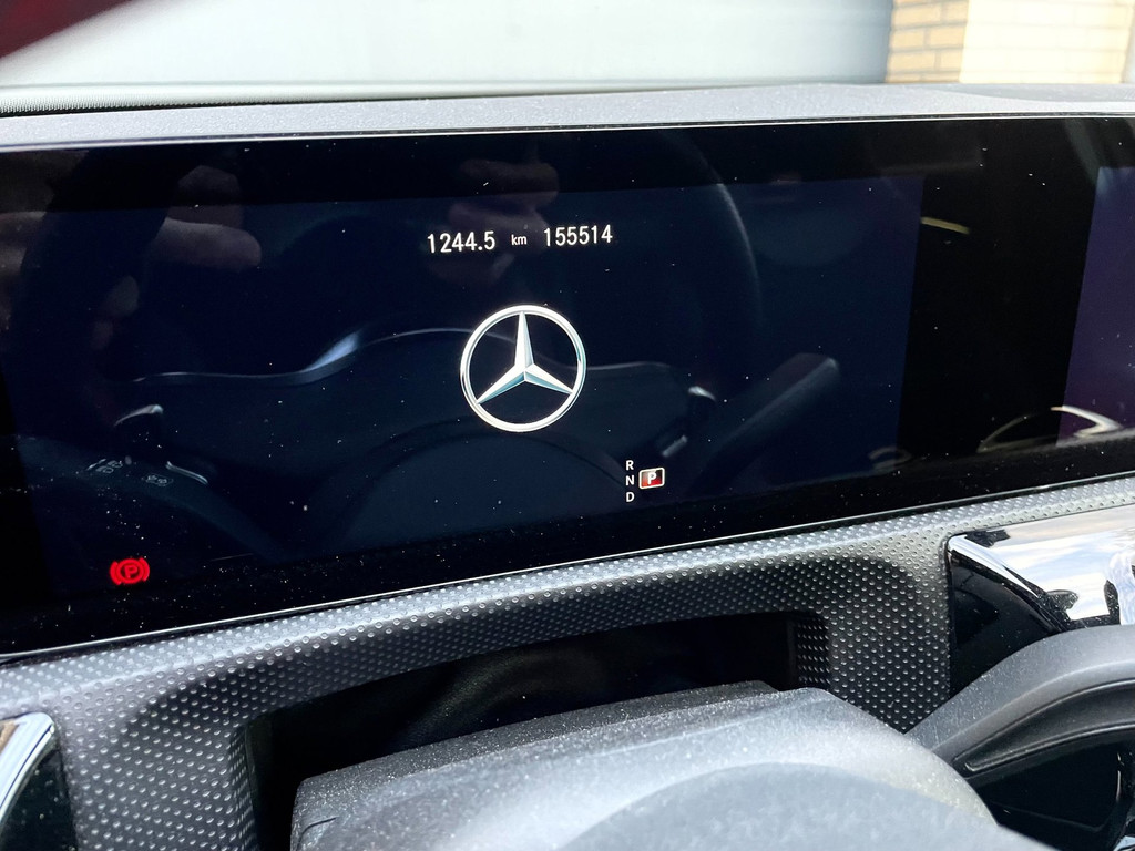 Mercedes-Benz A-klasse 180 Premium Plus 35 AMG-Aerodynamic PANO NAP 67