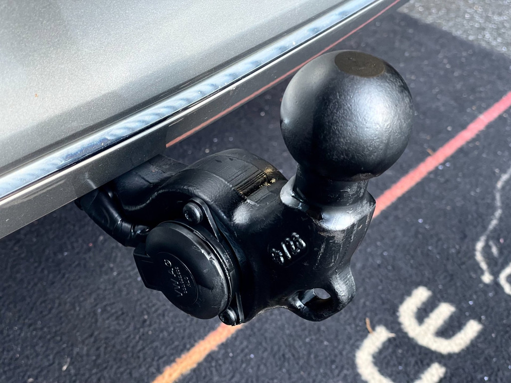 Volkswagen Passat Variant 1.6 TDI Connected Plus PANO HUD LEER AUTOMAAT TREKH 24