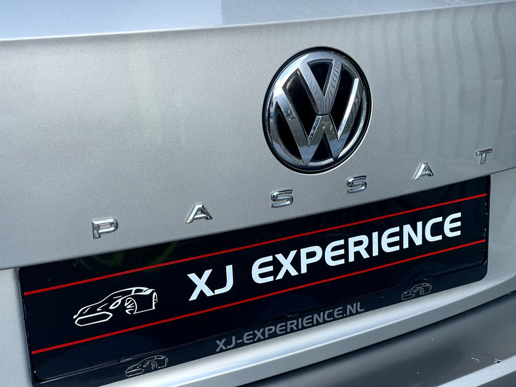 Volkswagen Passat Variant 1.6 TDI Connected Plus PANO HUD LEER AUTOMAAT TREKH 25