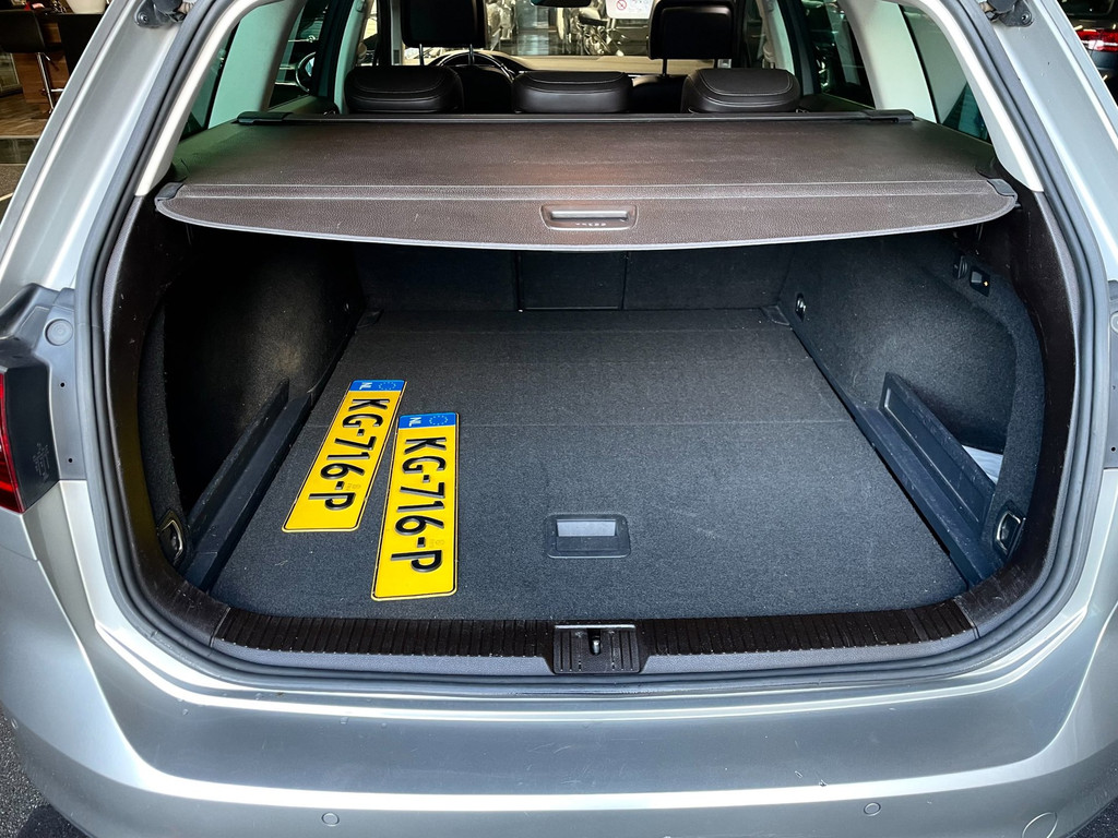 Volkswagen Passat Variant 1.6 TDI Connected Plus PANO HUD LEER AUTOMAAT TREKH 27