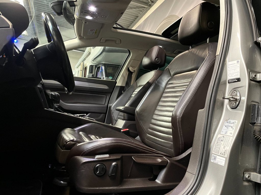 Volkswagen Passat Variant 1.6 TDI Connected Plus PANO HUD LEER AUTOMAAT TREKH 31
