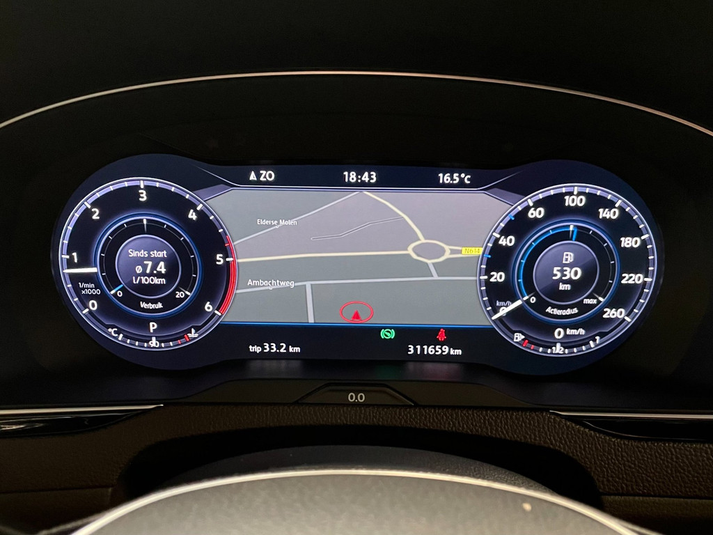 Volkswagen Passat Variant 1.6 TDI Connected Plus PANO HUD LEER AUTOMAAT TREKH 39