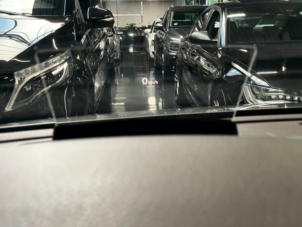 Volkswagen Passat Variant 1.6 TDI Connected Plus PANO HUD LEER AUTOMAAT TREKH 41