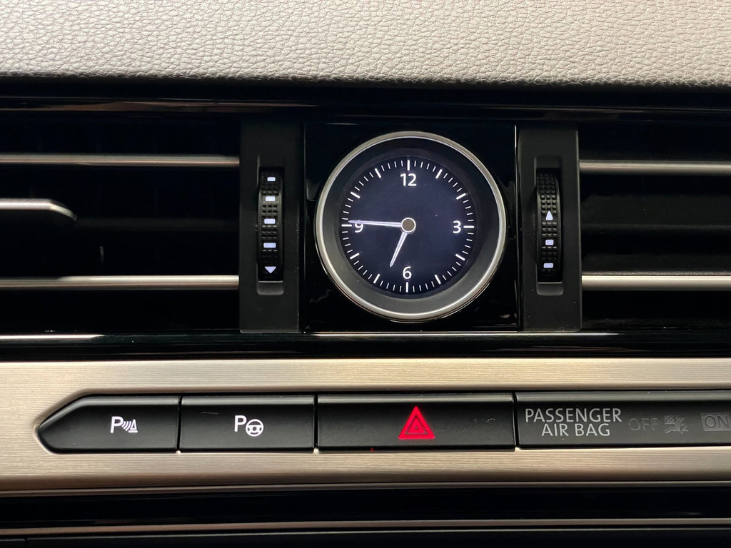 Volkswagen Passat Variant 1.6 TDI Connected Plus PANO HUD LEER AUTOMAAT TREKH 43