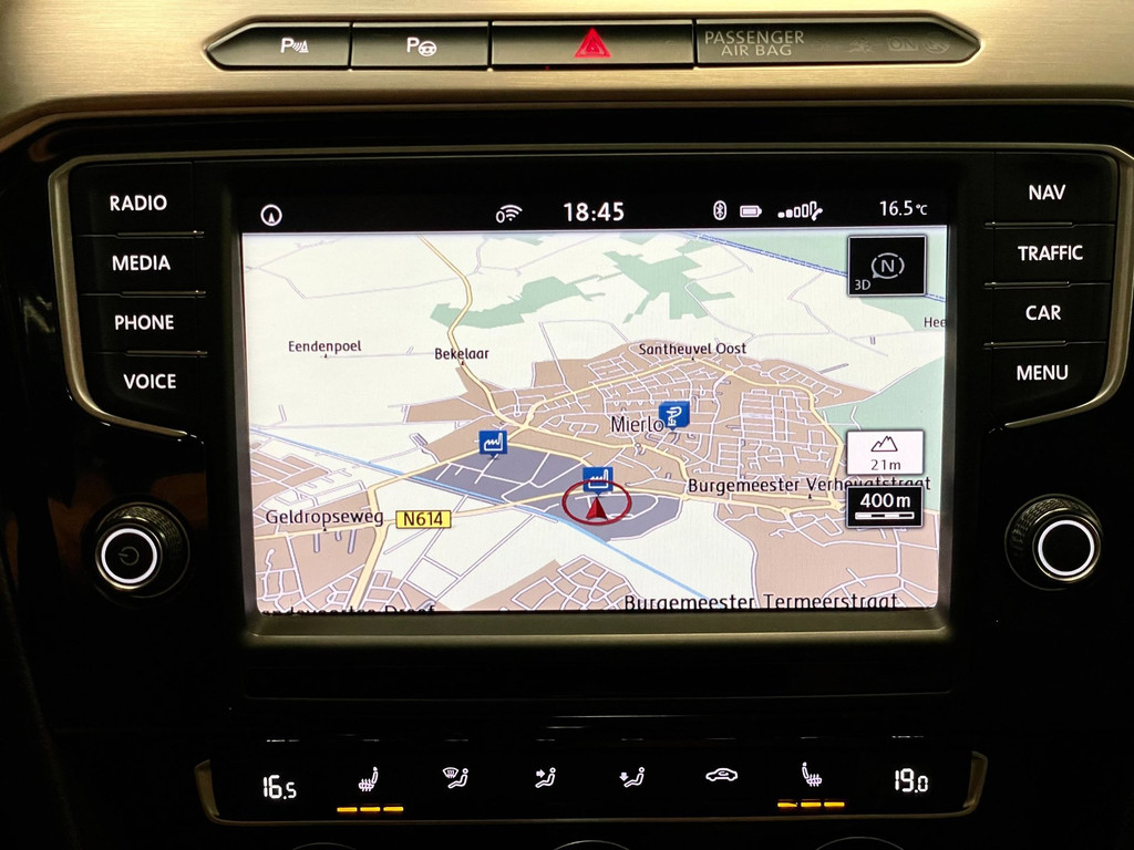 Volkswagen Passat Variant 1.6 TDI Connected Plus PANO HUD LEER AUTOMAAT TREKH 44