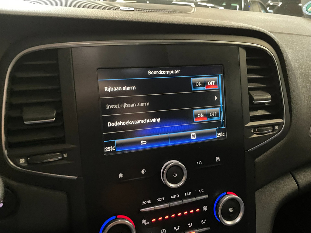 Renault Mégane 1.5 dCi Eco2 Bose AIRCO NAVI LEER NAP 59