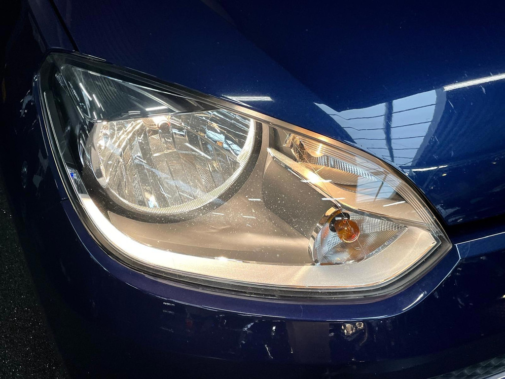 Volkswagen Up! 1.0 move up! BlueMotion AIRCO NAVI 17