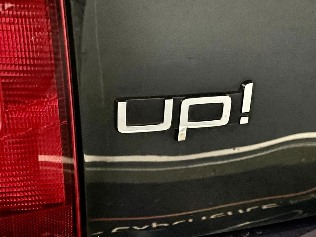 Volkswagen Up! 1.0 move up! BlueMotion AIRCO NAVI 21