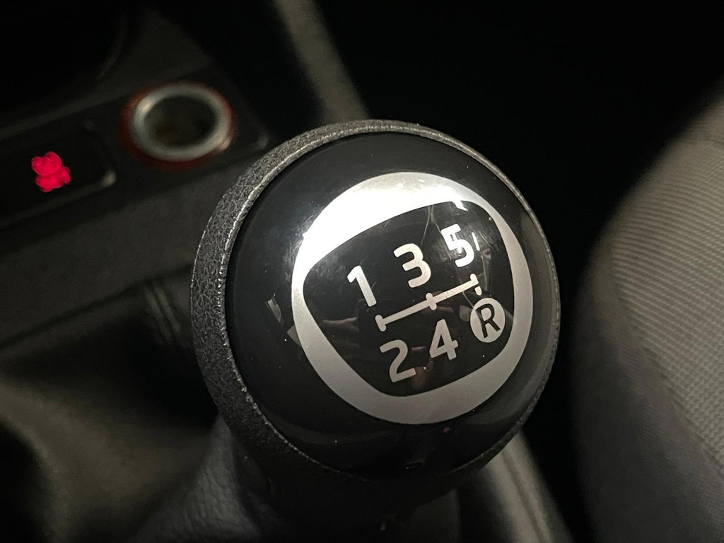 Volkswagen Up! 1.0 move up! BlueMotion AIRCO NAVI 31