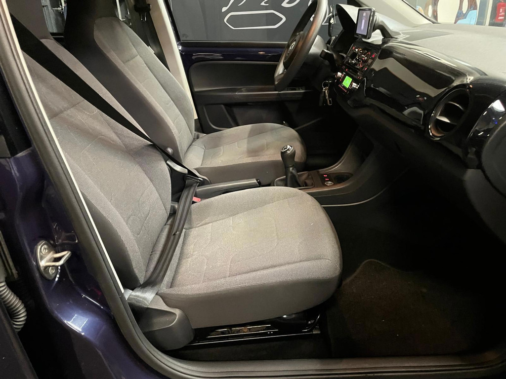 Volkswagen Up! 1.0 move up! BlueMotion AIRCO NAVI 37