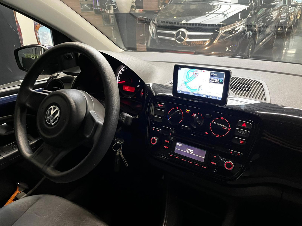 Volkswagen Up! 1.0 move up! BlueMotion AIRCO NAVI 40