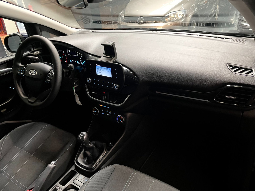 Ford FIESTA 1.1 Trend CRUISECONTROL 44