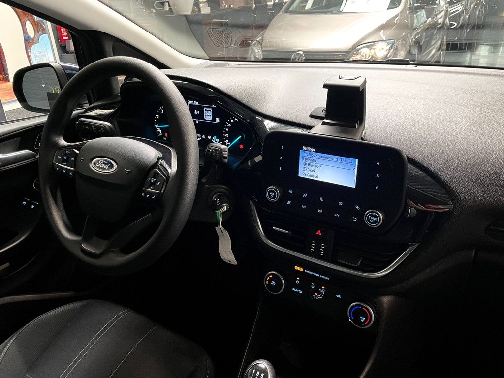 Ford FIESTA 1.1 Trend CRUISECONTROL 45